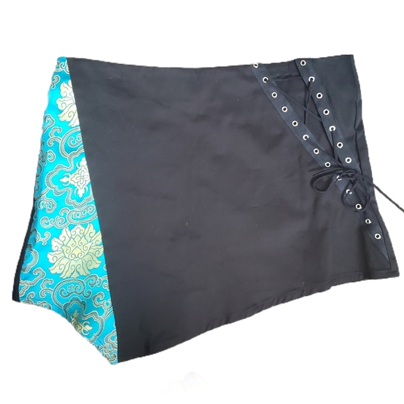 Y2K asymetrical skirt - Picture 2 of 9